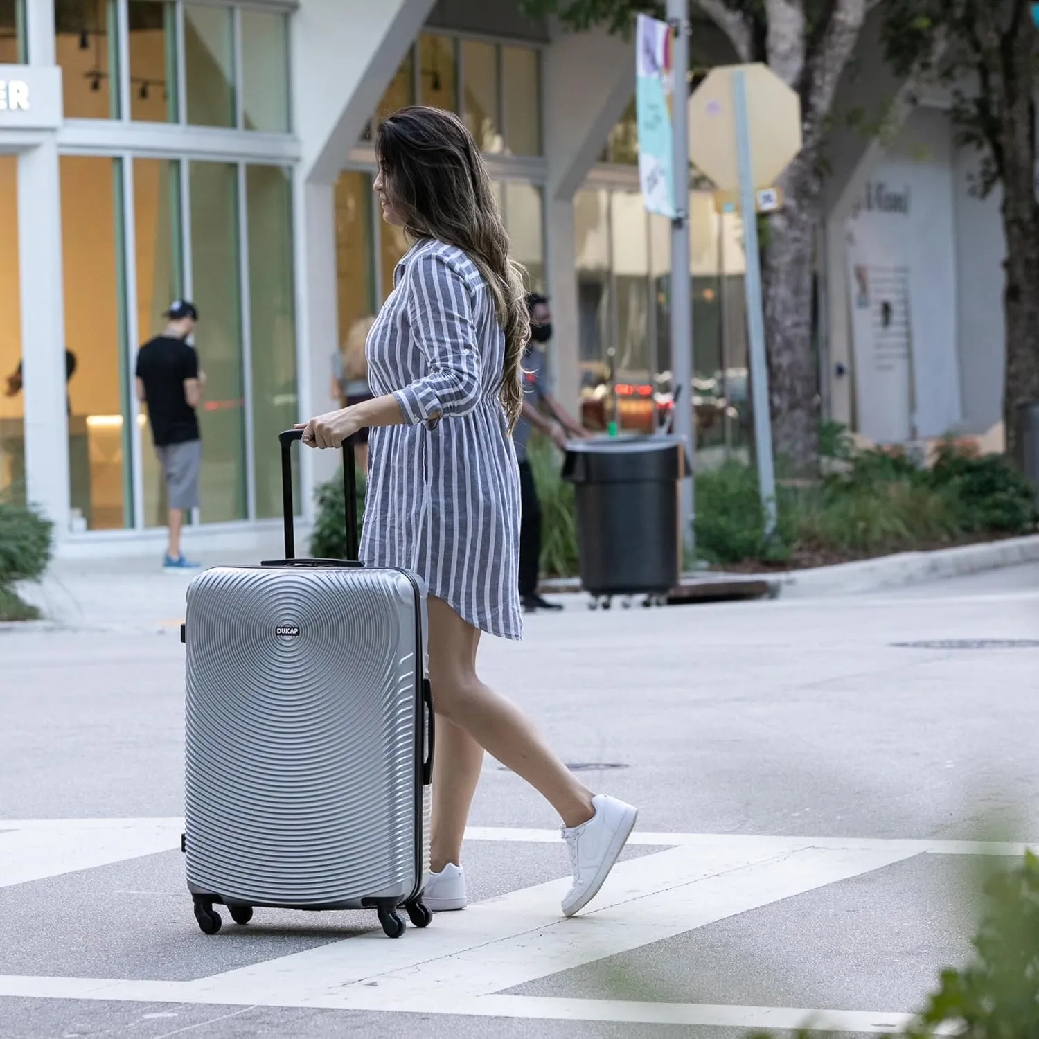 DUKAP INCEPTION Luggage with Spinner Wheels | Durable Lightweight Hardside Suitcase, Travel Bag with Handle and Trolley, 28-Inch Large Checked Luggage | Silver