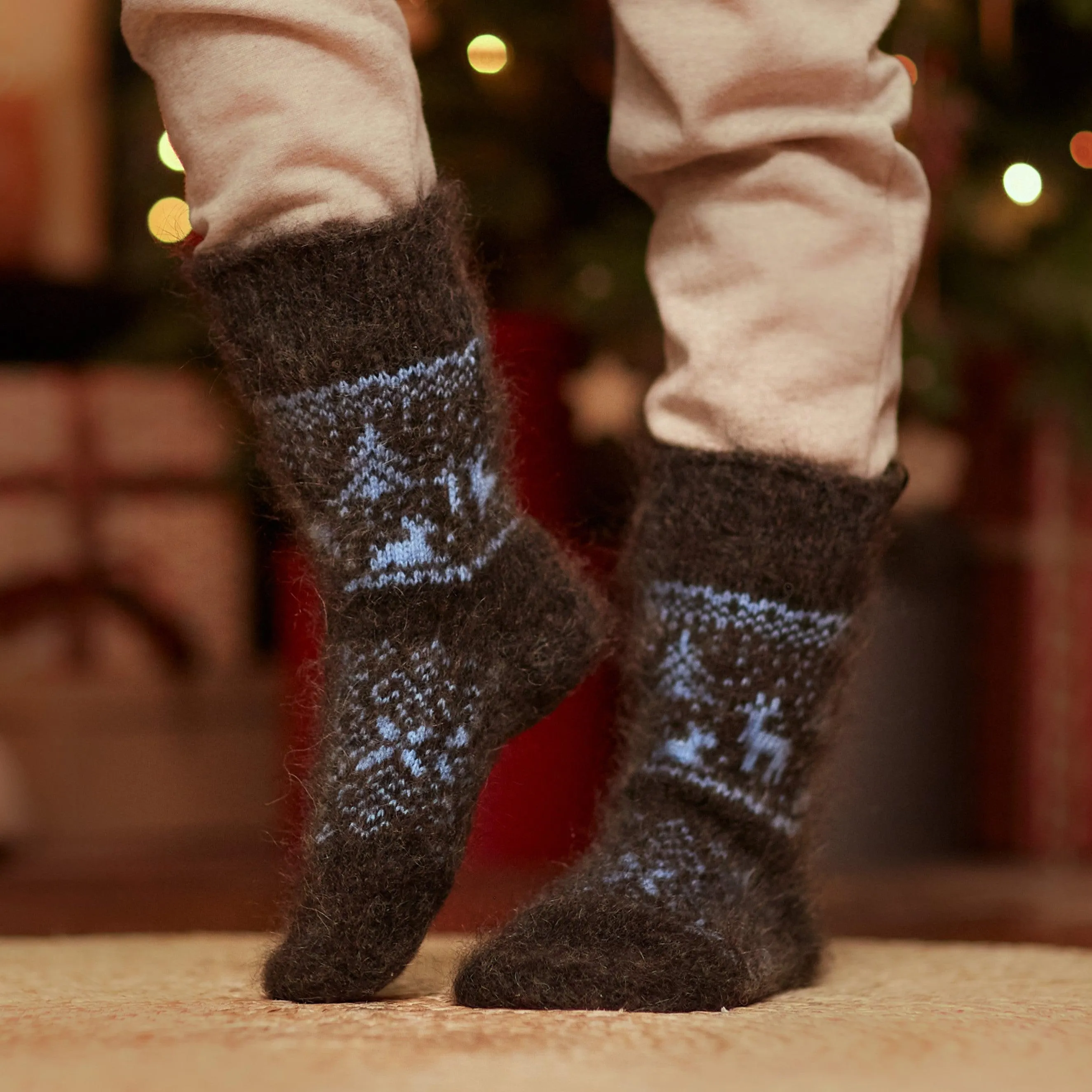 Unisex Alpine Night Non-Binding Goat Wool Crew Socks
