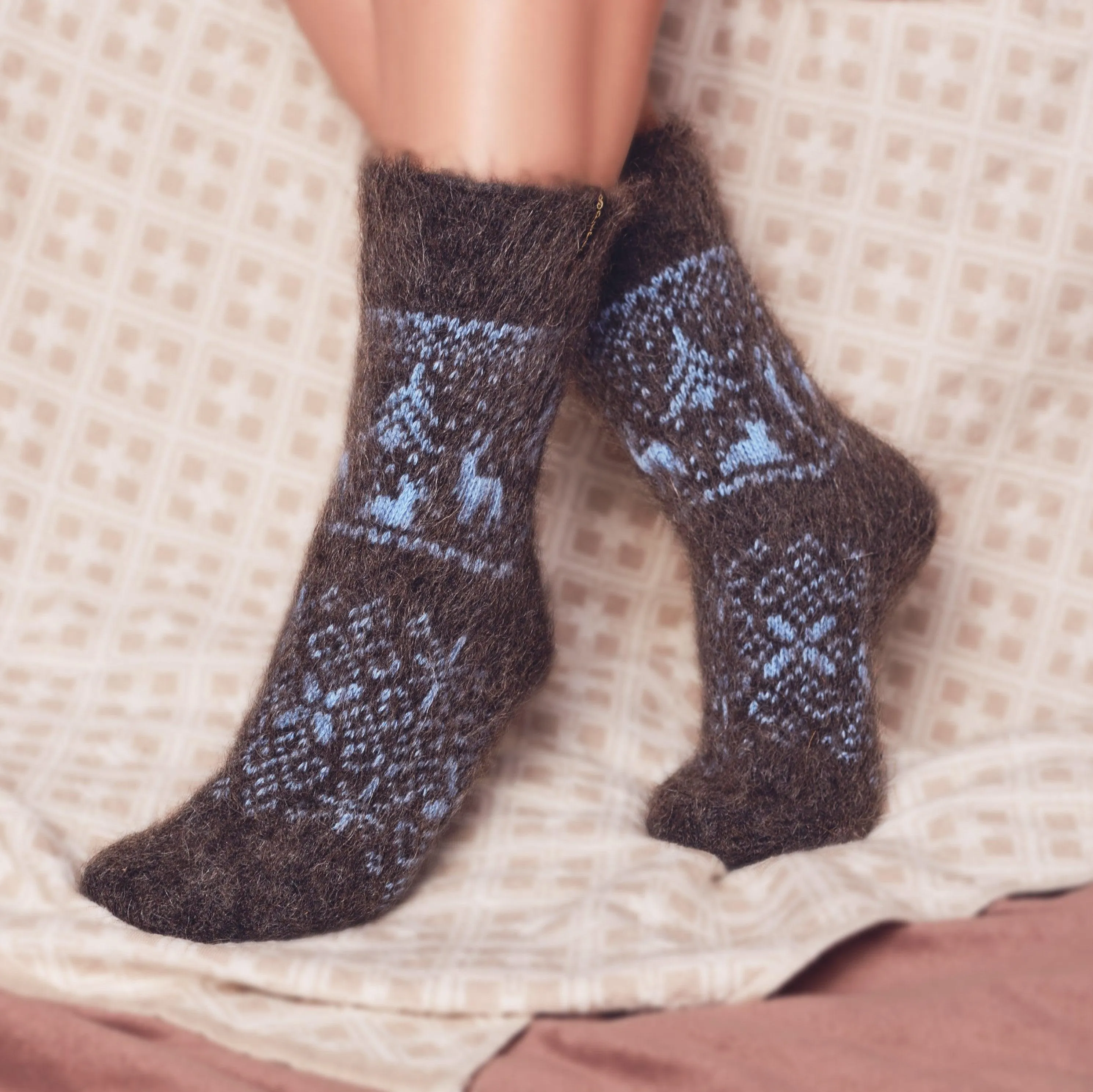 Unisex Alpine Night Non-Binding Goat Wool Crew Socks